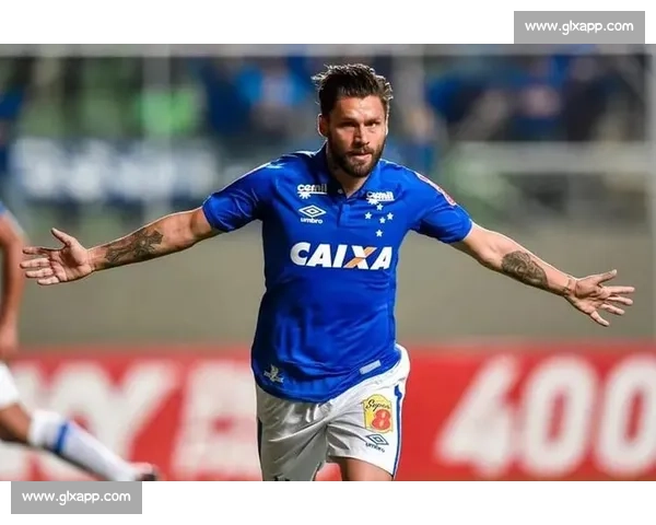 弗鲁米嫩塞对阵克鲁塞罗焦点之战解析与前景展望南美赛场实力碰撞全面观察